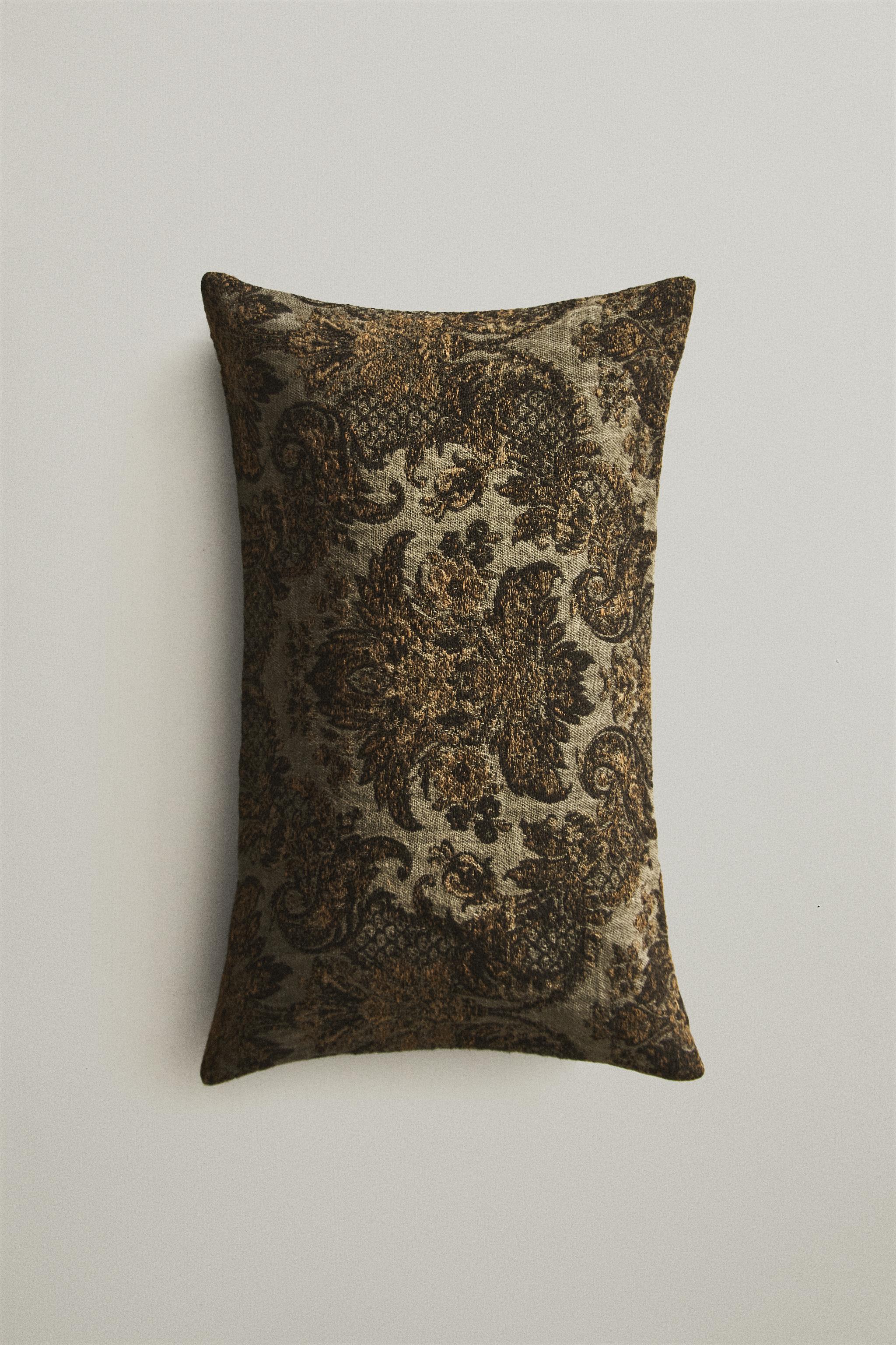 JACQUARD THROW PILLOW COVER